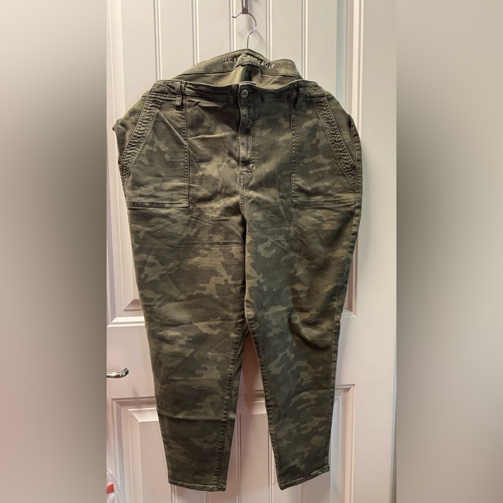 American Eagle Outfitters Olive Cargo Pants